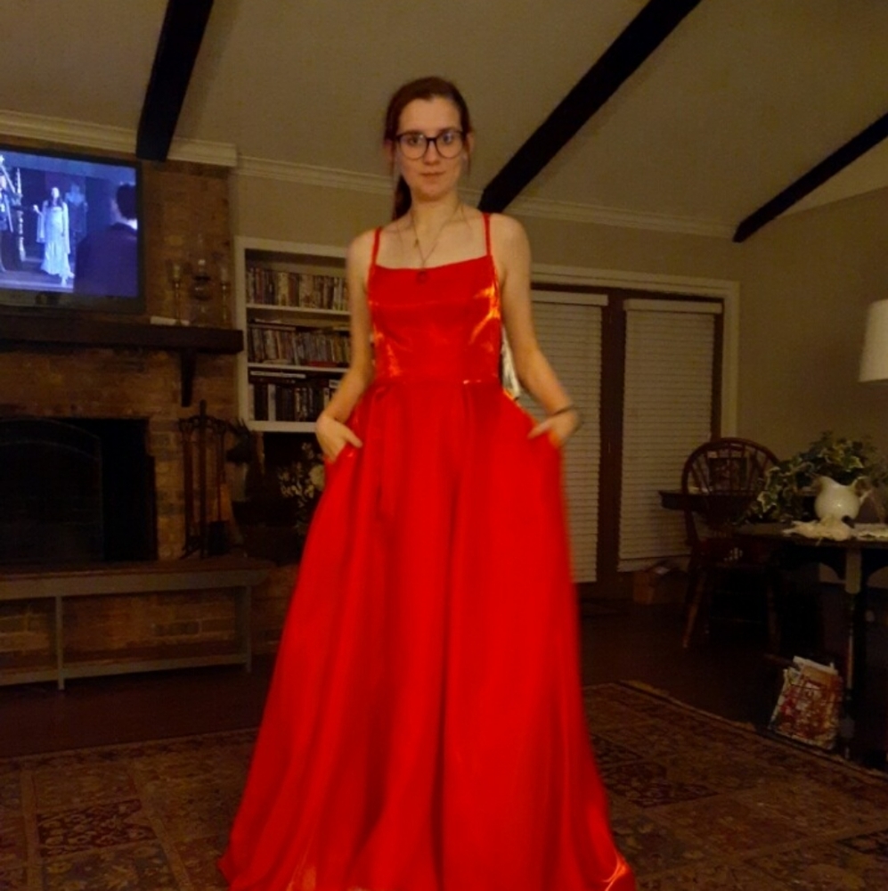 Prom dress - Picture 2 of 3